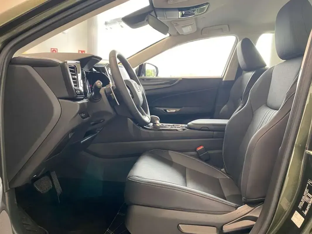 Nuevo Lexus NX450h+ 306 CV (225 kW) 2025 Verde SUV
