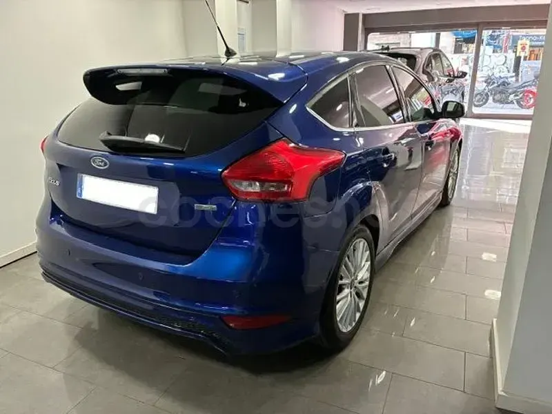 Usado Ford Focus Sport 125 CV (91 kW) 2016 Azul Berlina