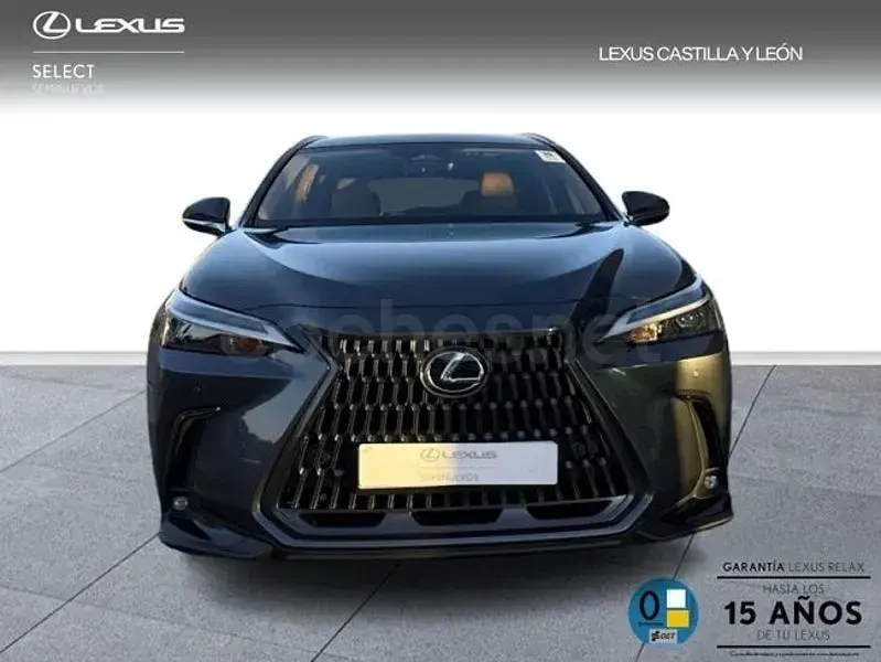 Usado Lexus NX450h+ 306 CV (225 kW) 2025 Gris / plata SUV
