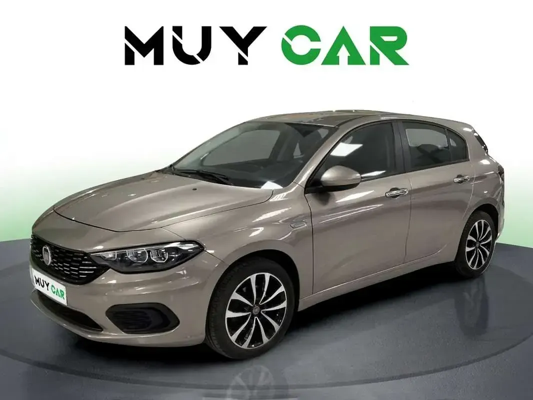 Usado Fiat Tipo Business 95 CV (69 kW) 2019 Beige Familiar