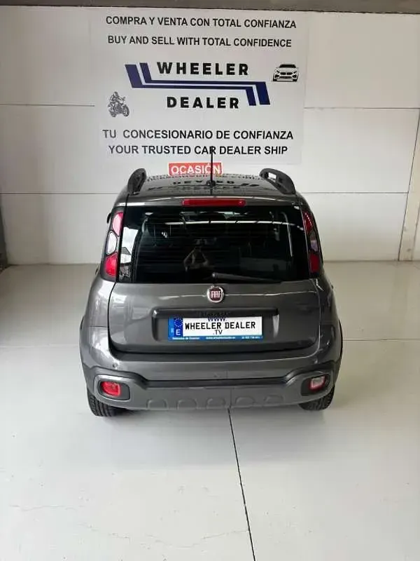 Usado Fiat Panda 73 CV (53 kW) 2019 Gris Utilitario