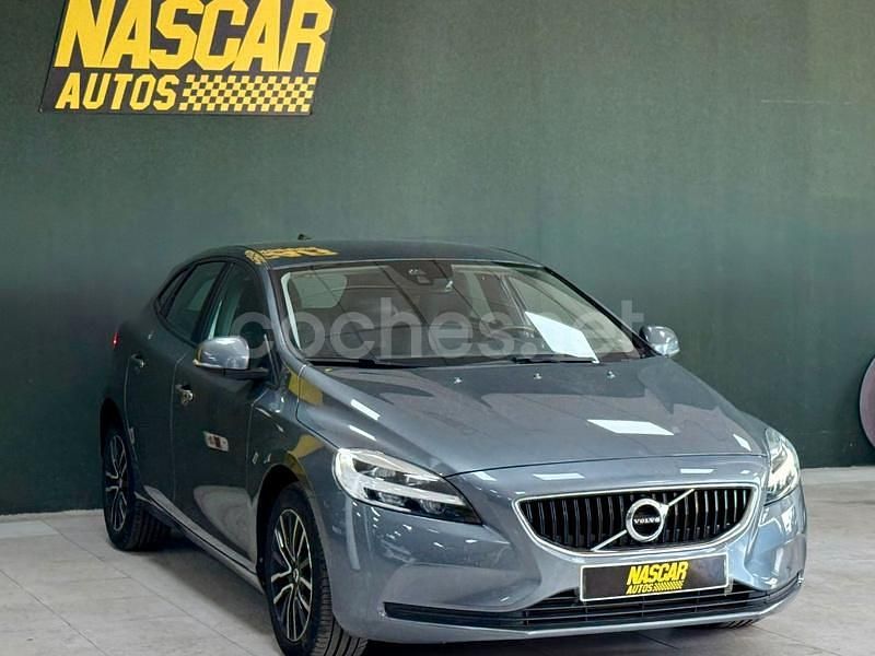 Usado Volvo V40 Kinetic 120 CV (88 kW) 2018 Gris / plata Familiar