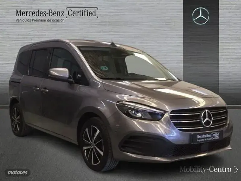 Usado Mercedes T180 115 CV (84 kW) 2025 Gris Monovolumen