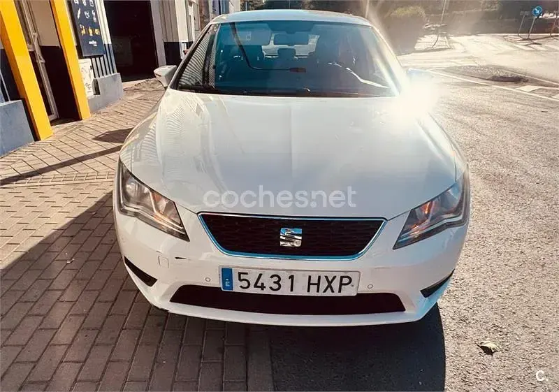 Usado Seat Leon ST Style 125 CV (91 kW) 2013 Blanco Familiar