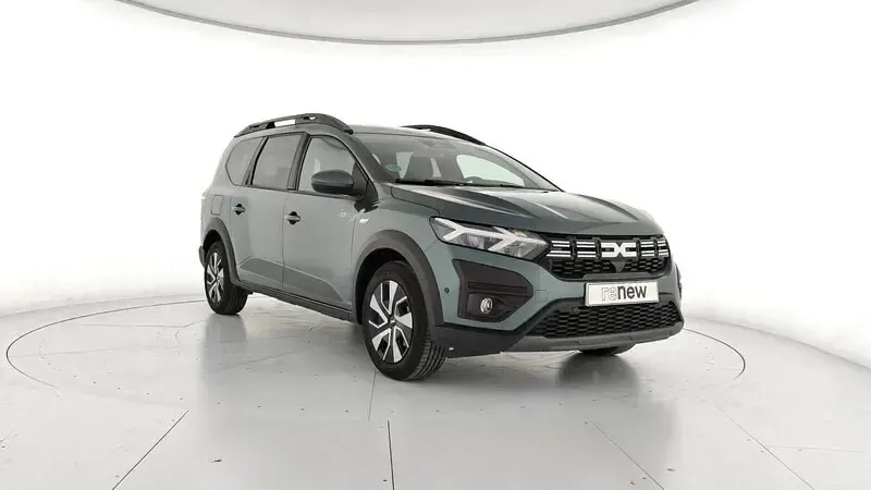 Usado Dacia Jogger Expression 100 CV (73 kW) 2025 Verde Monovolumen