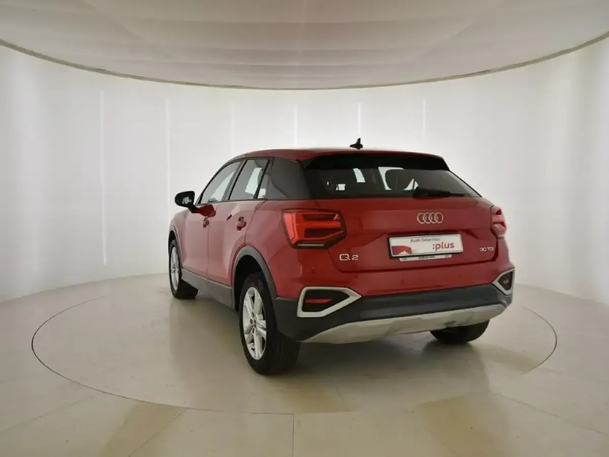 Usado Audi Q2 Advanced Plus 116 CV (85 kW) 2023 Rojo SUV