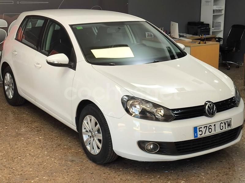 Blanco Usado 2010 VW Golf VI Berlina | 8290 € (Precio justo) - Imagen 1/4