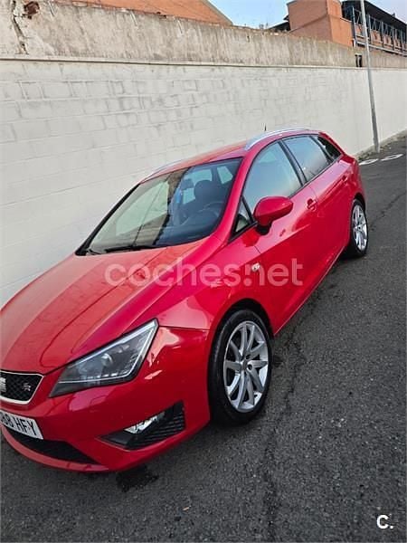 Usado Seat Ibiza ST FR 105 CV (77 kW) 2012 Rojo Familiar
