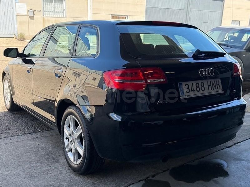 Usado Audi A3 Ambition 105 CV (77 kW) 2012 Negro Utilitario