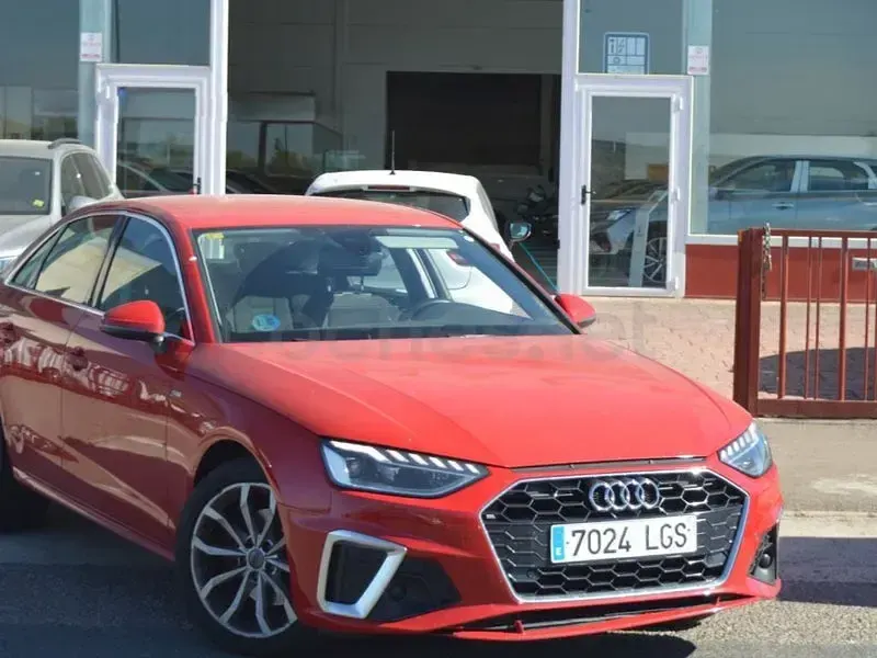 Usado Audi A4 S-Line 136 CV (100 kW) 2020 Rojo Berlina