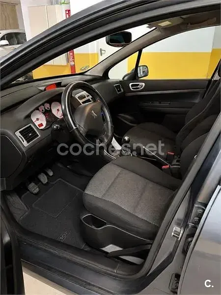 Usado Peugeot 307 110 CV (80 kW) 2007 Gris / plata Berlina