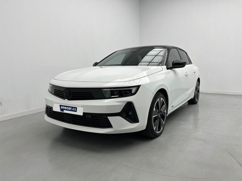 Blanco Nuevo 2025 Opel Astra Berlina | 33.890 € (Un poco caro) - Imagen 1/4