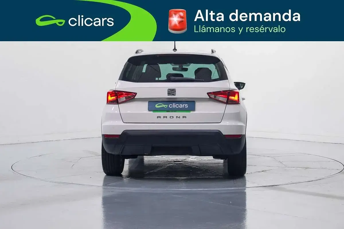 Usado Seat Arona Ecomotive 95 CV (69 kW) 2019 Blanco SUV