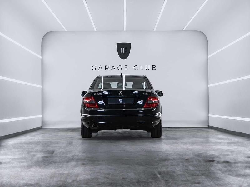 Usado Mercedes C220 Avantgarde 170 CV (125 kW) 2007 Negro Berlina