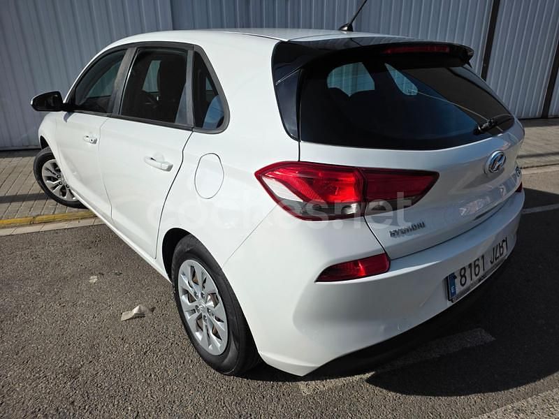 Usado Hyundai i30 120 CV (88 kW) 2017 Blanco Berlina