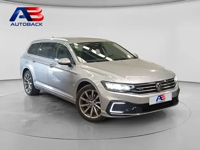 Begagnad VW Passat GTE 218 HK (160 kW) 2022 Silver Kombi