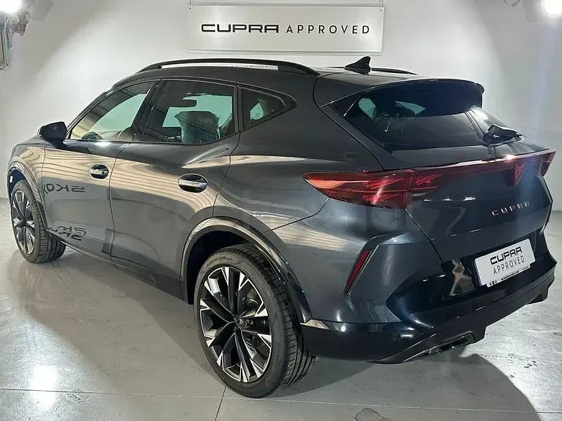 Usado Cupra Formentor 204 CV (150 kW) 2024 Gris / plata SUV