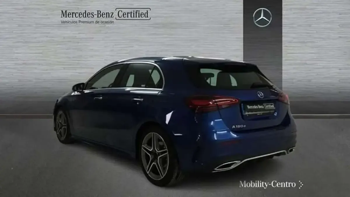 Usado Mercedes A180 109 CV (80 kW) 2024 Azul Utilitario
