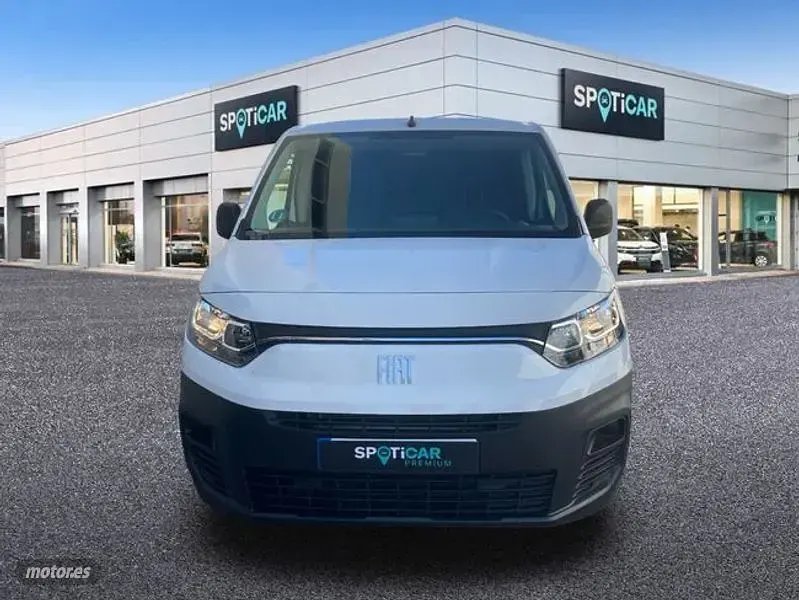 Usado Fiat Doblò 100 kW (136 CV) 2024 Blanco Monovolumen