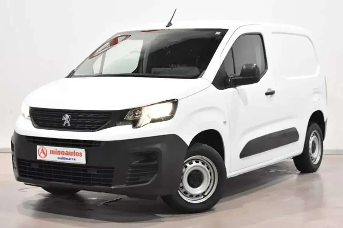 Usado Peugeot Partner 101 CV (74 kW) 2022 Blanco Monovolumen