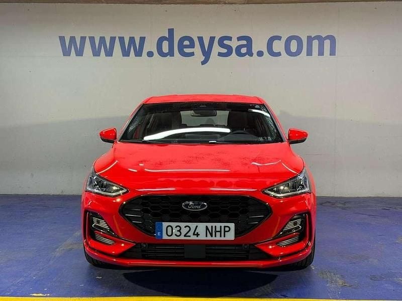 Usado Ford Focus ST-Line 125 CV (91 kW) 2025 Rojo Utilitario