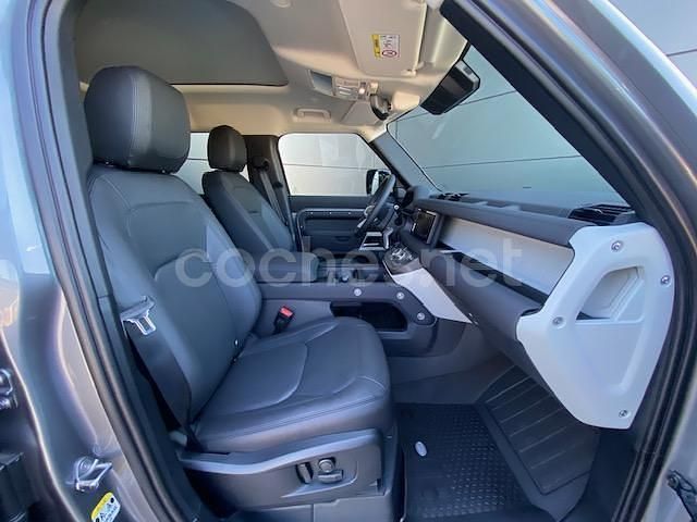 Usado Land Rover Defender SE 249 CV (183 kW) 2023 Gris / plata SUV