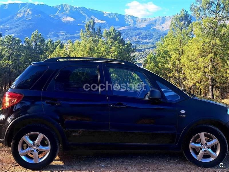 Negro Usado 2009 Suzuki SX4 GLX SUV | 8200 € (Un poco caro) - Imagen 1/4