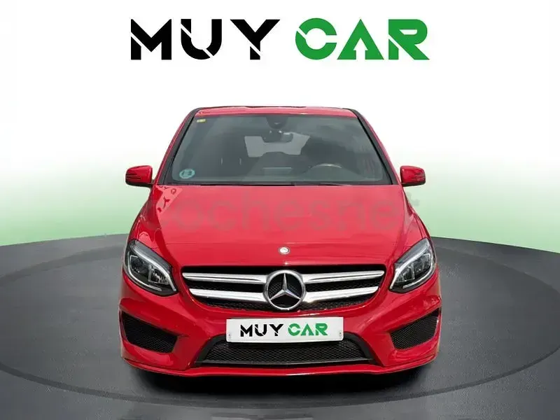 Usado Mercedes B180 AMG 109 CV (80 kW) 2016 Rojo Utilitario