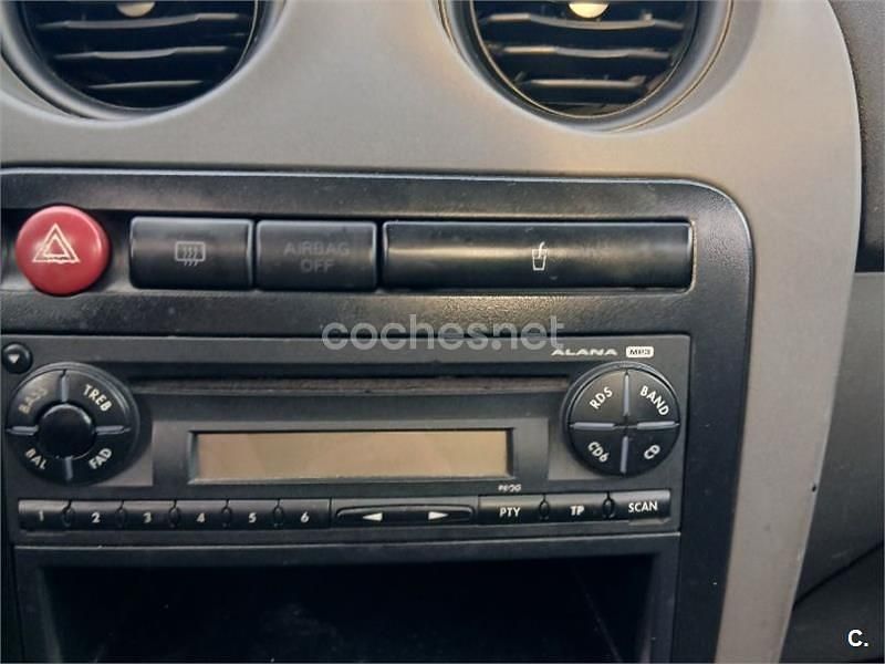 Usado Seat Cordoba 100 CV (73 kW) 2006 Gris / plata Berlina