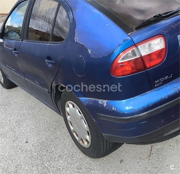 Usado Seat Leon Stella 110 CV (80 kW) 2005 Azul Utilitario