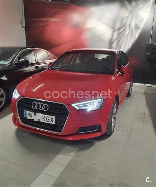 Usado Audi A3 Sport 116 CV (85 kW) 2018 Rojo Berlina