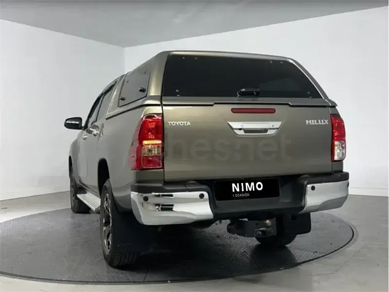 Usado Toyota HiLux 220 CV (161 kW) 2025 Negro Pickup/Camioneta