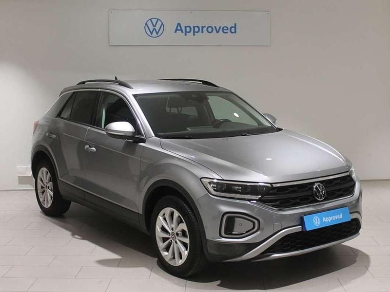 Plateado Usado 2024 VW T-Roc Life SUV | 24.650 € (Precio justo) - Imagen 1/4