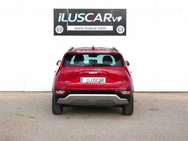 Usado Kia Niro 143 CV (105 kW) 2024 Rojo metalizado SUV