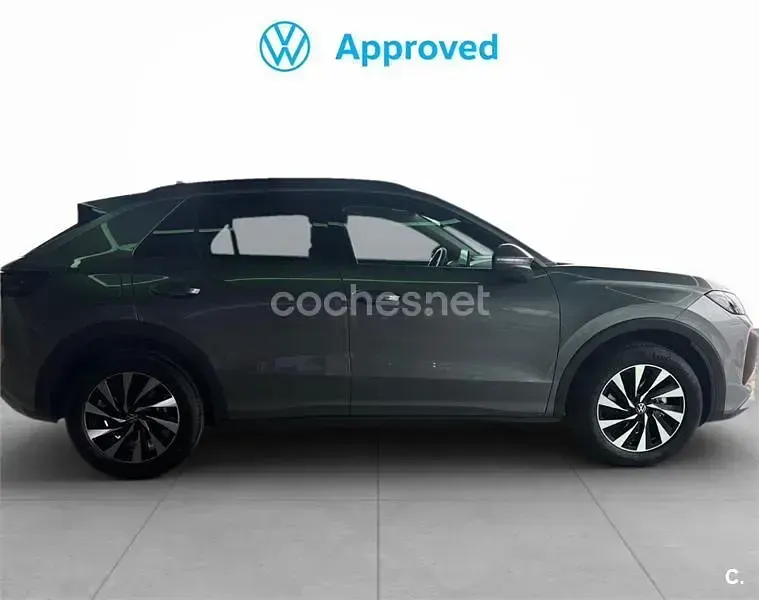 Usado VW T-Roc 150 CV (110 kW) 2026 Gris / plata SUV