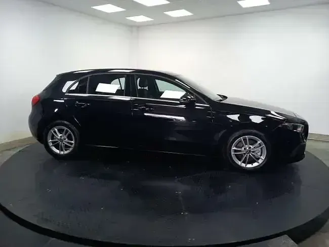 Usado Mercedes A200 Business 165 CV (121 kW) 2018 Negro Berlina