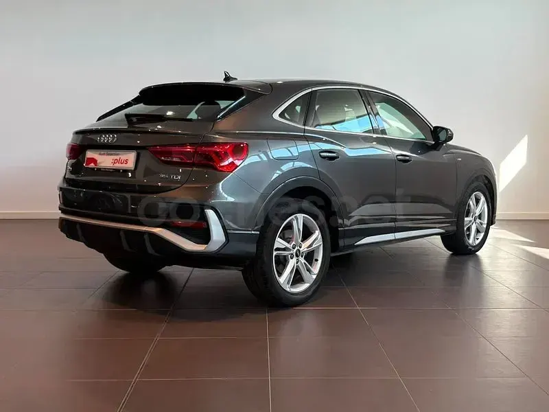 Usado Audi Q3 Sportback S-Line 150 CV (110 kW) 2022 Gris / plata SUV