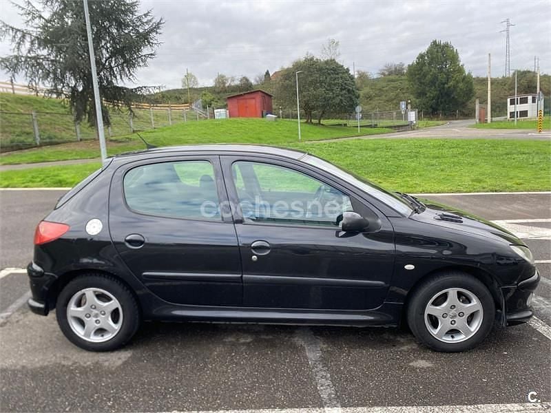 Negro Usado 2005 Peugeot 206 Berlina | 3500 € (Un poco caro) - Imagen 1/4