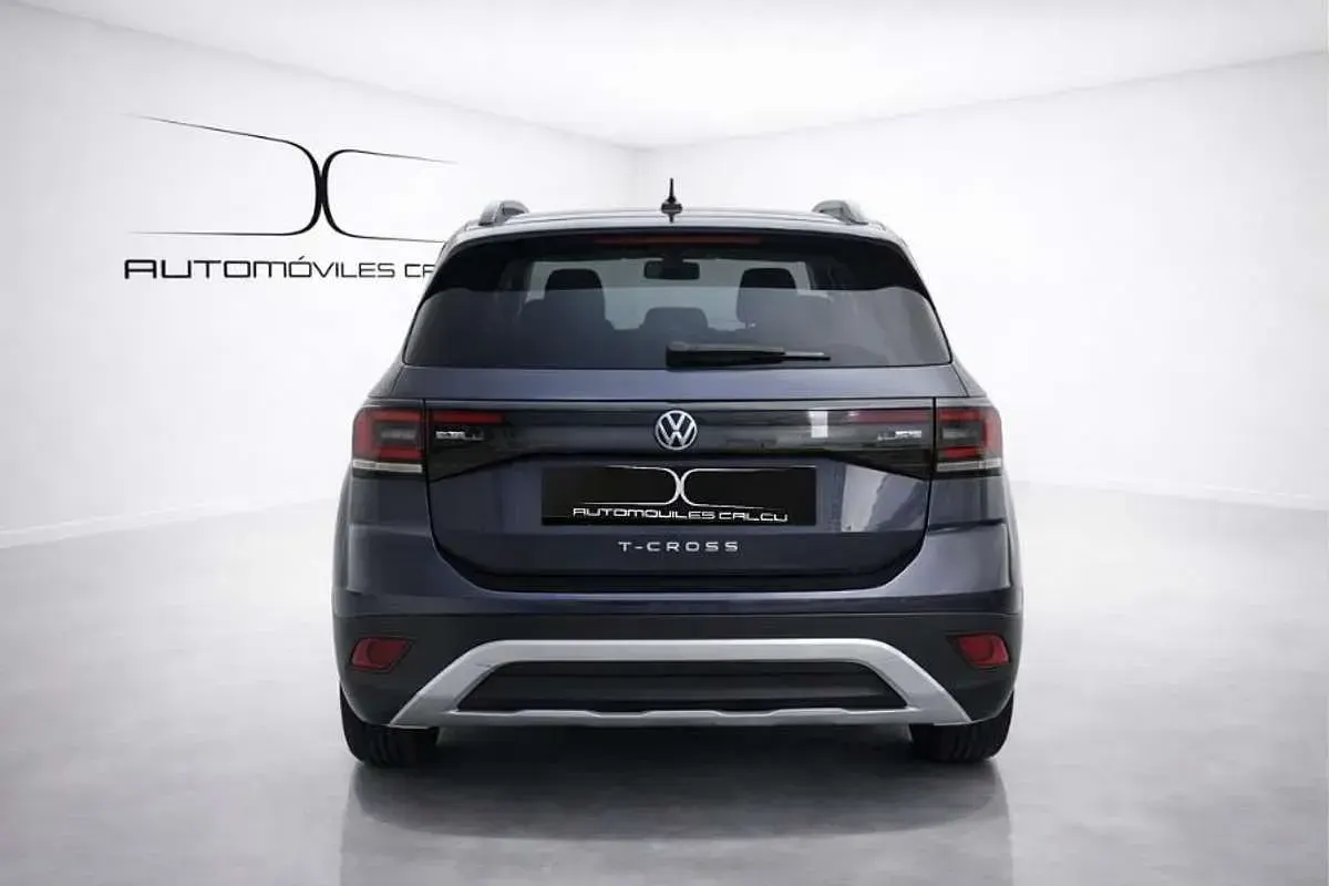 Usado VW T-Cross 116 CV (85 kW) 2025 Gris SUV