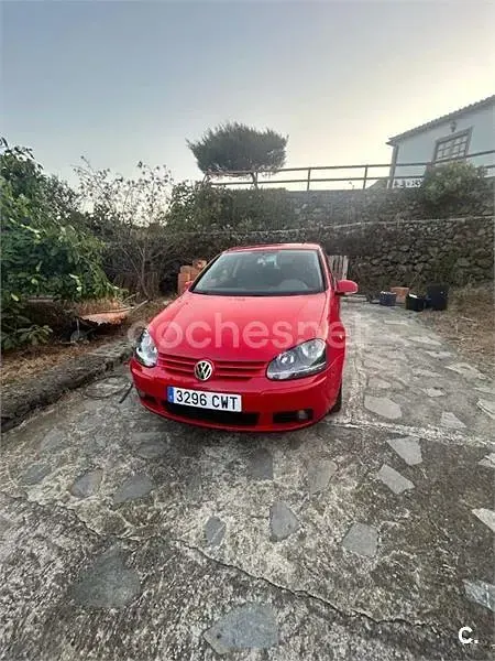 Usado VW Golf IV Highline 102 CV (75 kW) 2004 Rojo Berlina