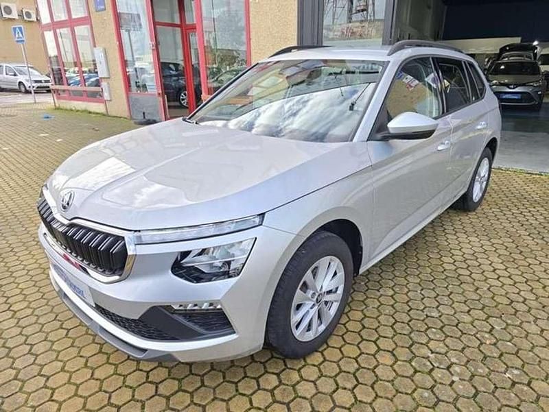 Usado Skoda Kamiq Selection 95 CV (69 kW) 2025 Gris / plata SUV