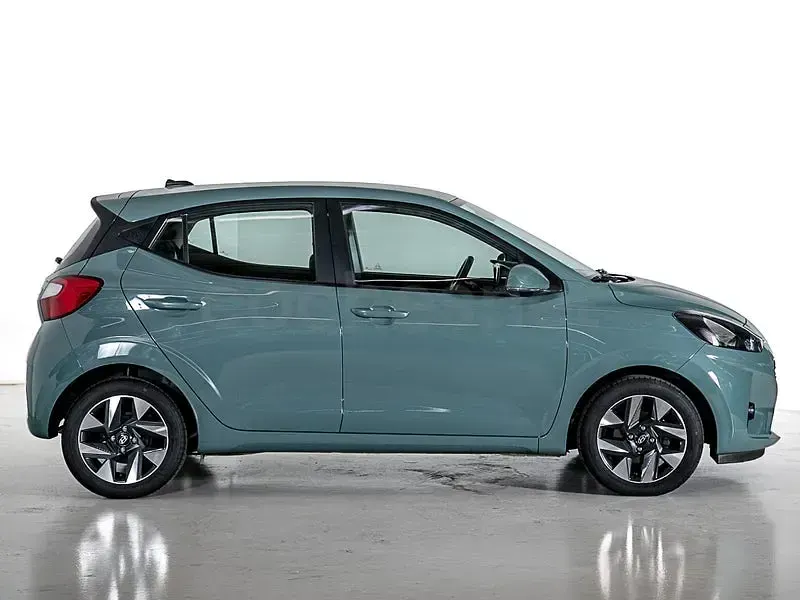 Usado Hyundai i10 67 CV (49 kW) 2023 Verde Utilitario