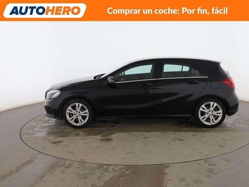 Usado Mercedes A180 Urban 122 CV (89 kW) 2017 Negro Berlina