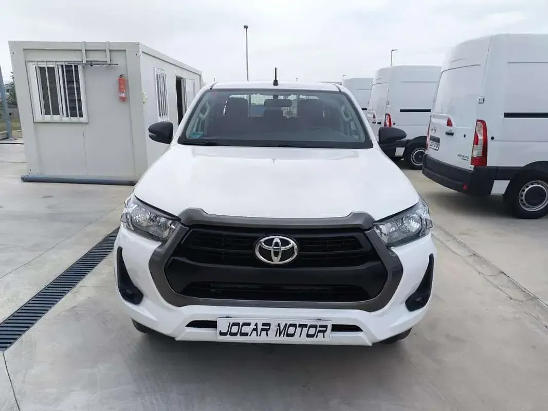 Usado Toyota HiLux 150 CV (110 kW) 2021 Blanco Pickup/Camioneta