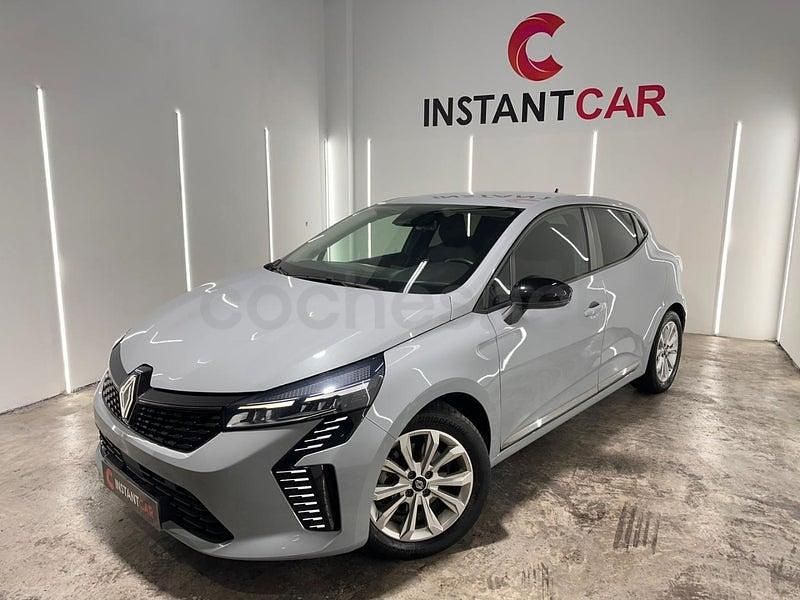 Usado Renault Clio V Equilibre 140 CV (102 kW) 2024 Gris / plata Berlina