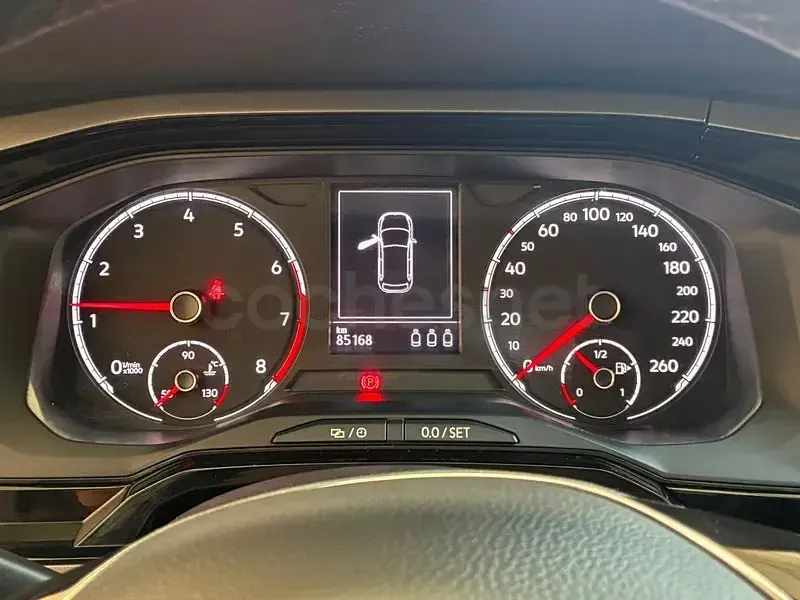 Usado VW Polo Advance 95 CV (69 kW) 2018 Azul Utilitario
