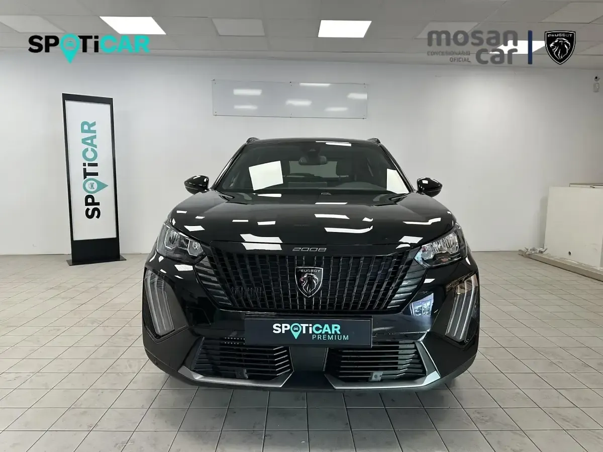 Usado Peugeot 2008 Allure 100 CV (73 kW) 2025 Negro SUV