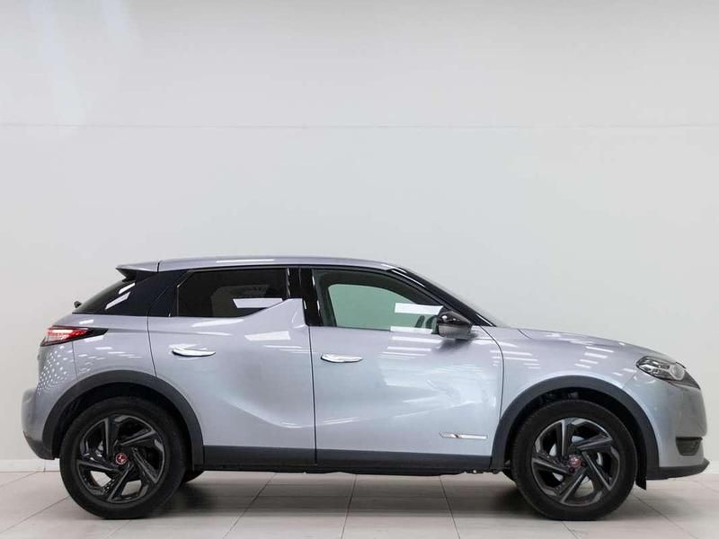 Usado DS Automobiles DS3 Crossback Performance Line Plus 131 CV (96 kW) 2022 Gris SUV