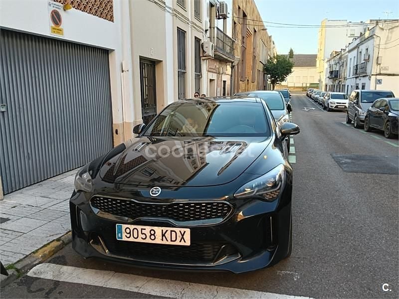 Usado Kia Stinger GT-Line 200 CV (147 kW) 2017 Negro Utilitario