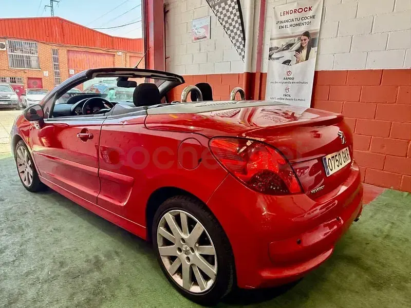 Usado Peugeot 207 CC Sport 110 CV (80 kW) 2009 Rojo Descapotable
